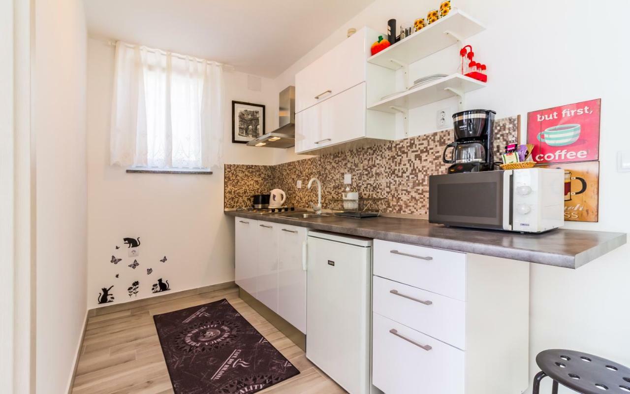 Apartment Mika Pula Exterior photo